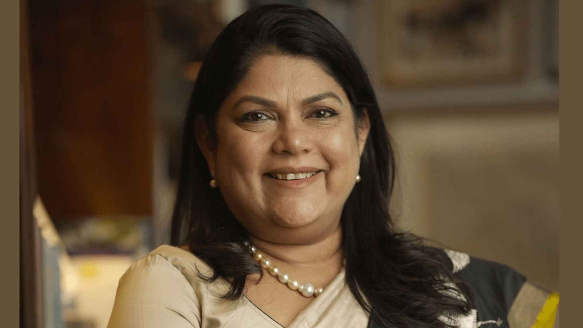 The Banker Who Bet on Lipstick 